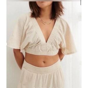 Aerie Cream Pool to Party Cropped Flutter Sleeve Shirt- L